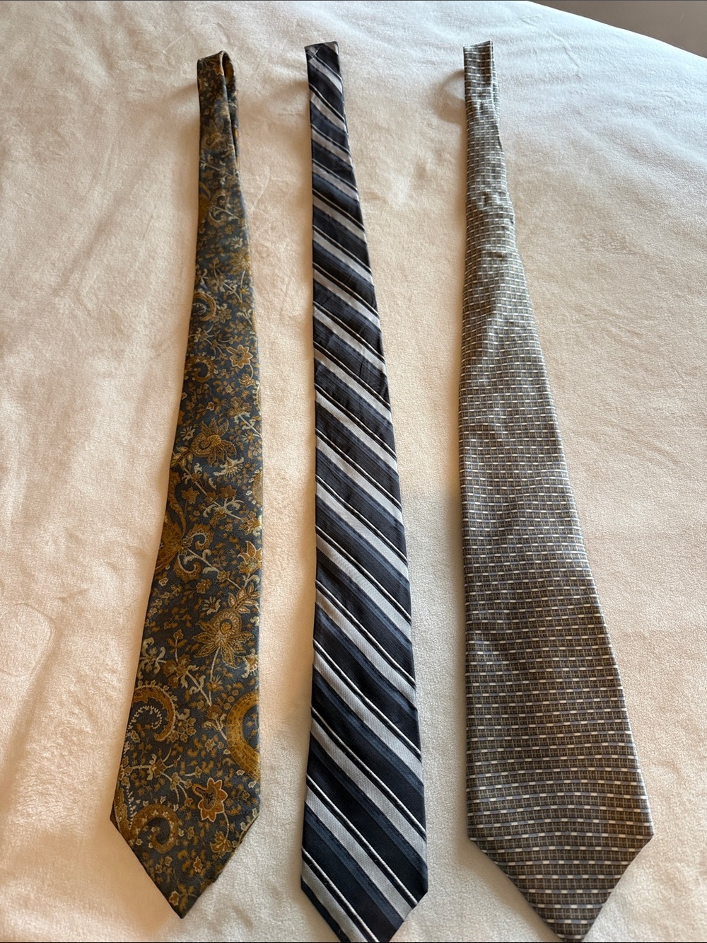 Men's varied color Necktie Set - Three Pack